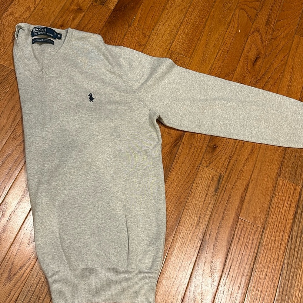 Polo v neck sweater. Grey. M
